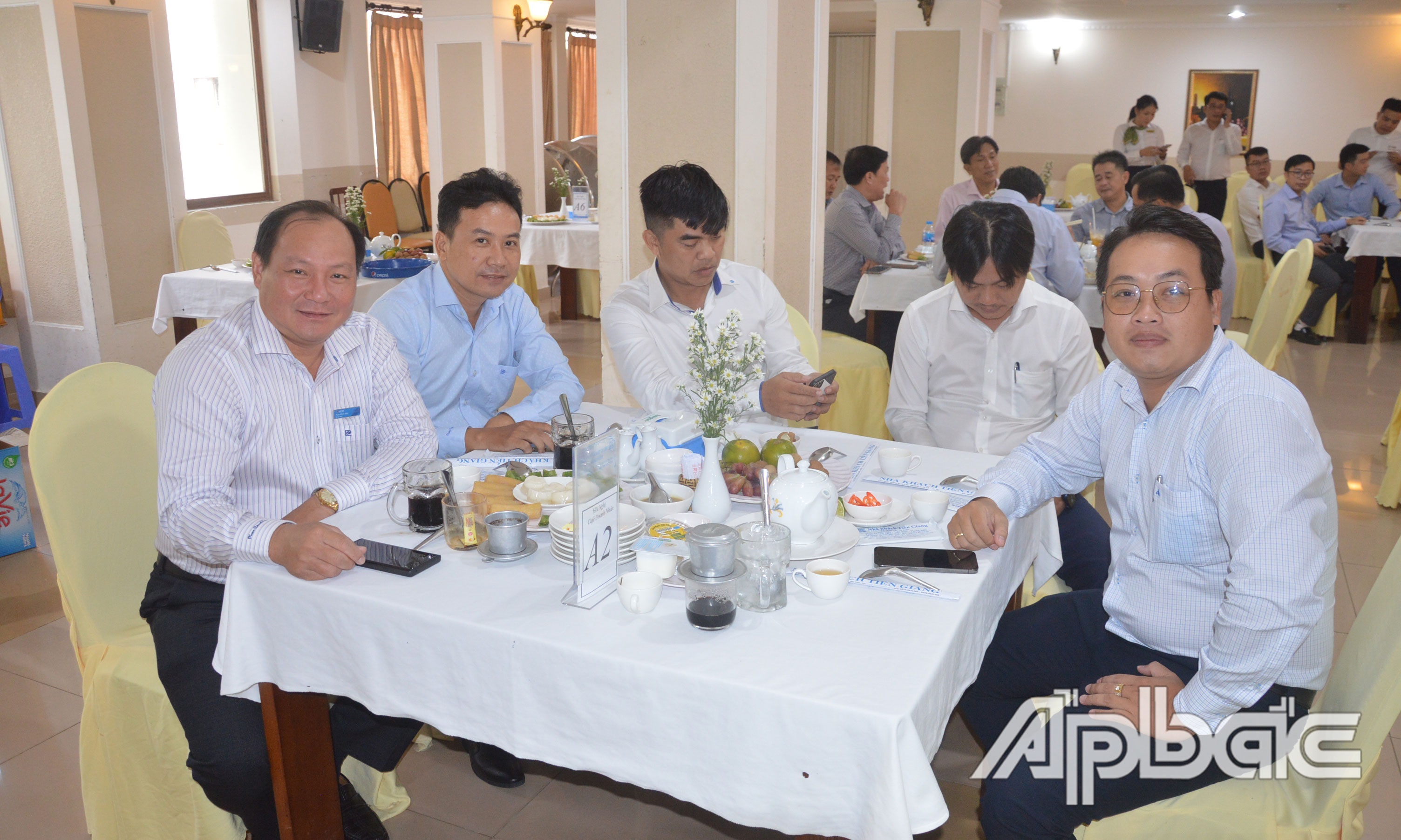 Các DN tham dự buổi Cà phê doanh nhân.