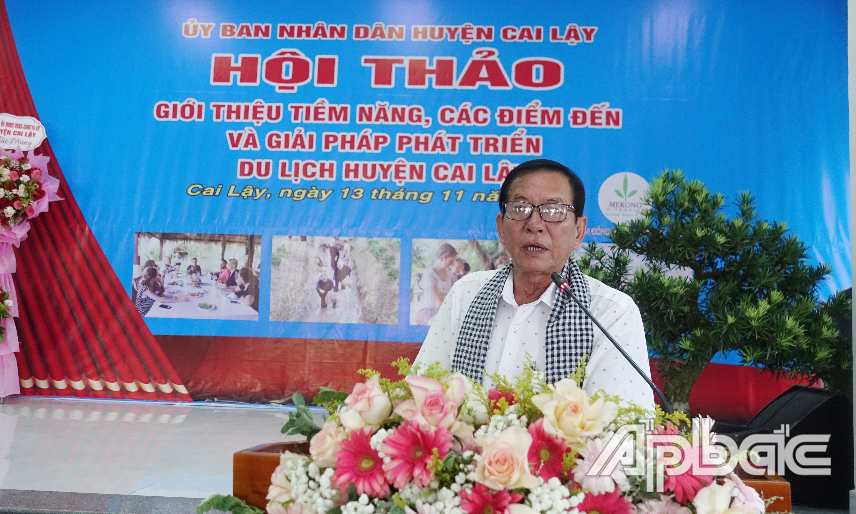 Phó Chủ tịch UBND huyện Cai Lậy Võ Văn Nhanh phát biểu tại hội thảo.
