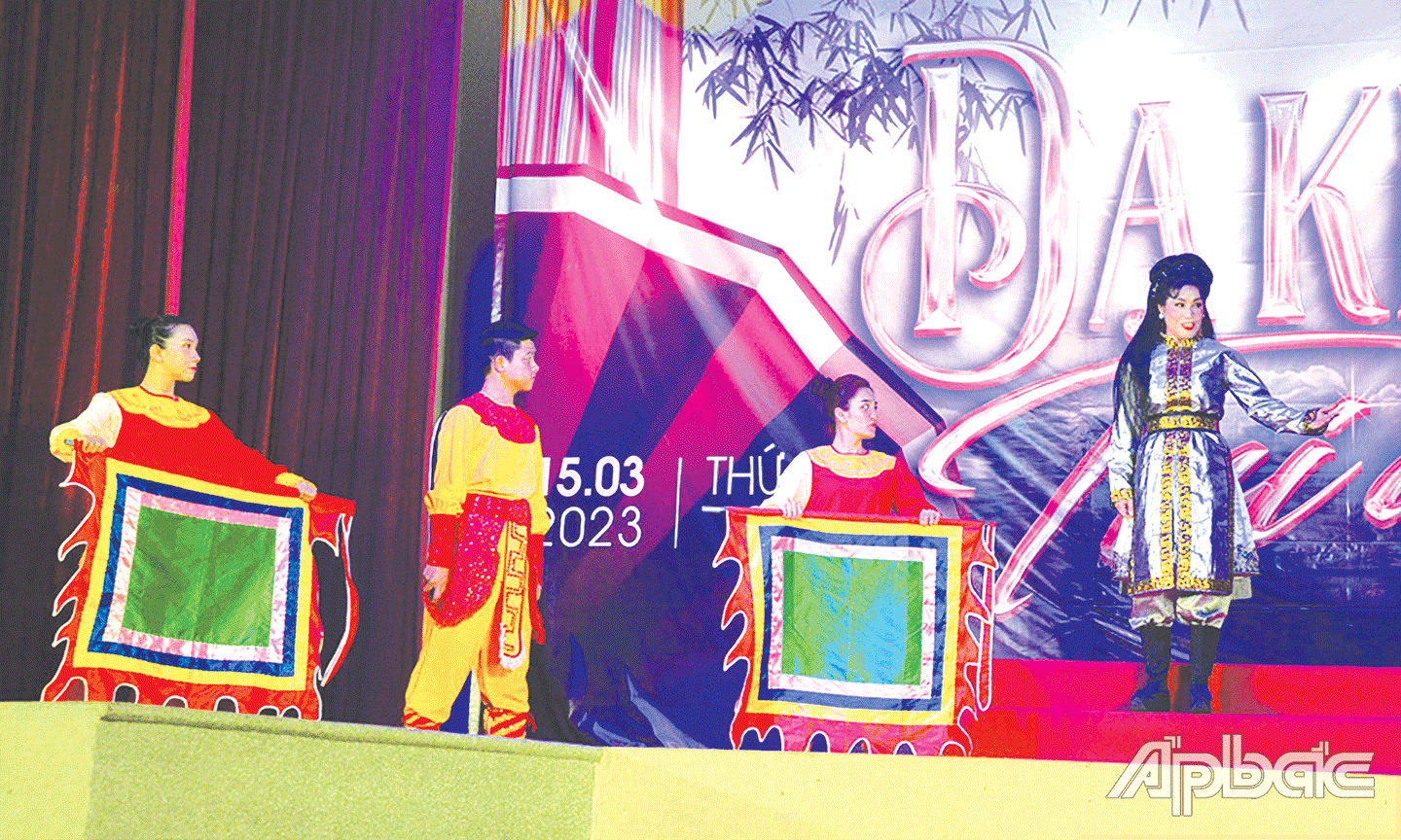 Biểu diễn cải lương tại Rạp hát Thầy Năm Tú, TP. Mỹ Tho.