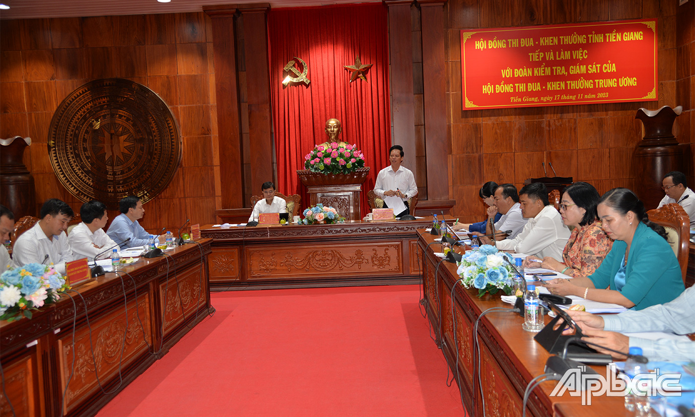 Đồng chí Nguyễn Thành Diệu phát biểu tại buổi làm việc