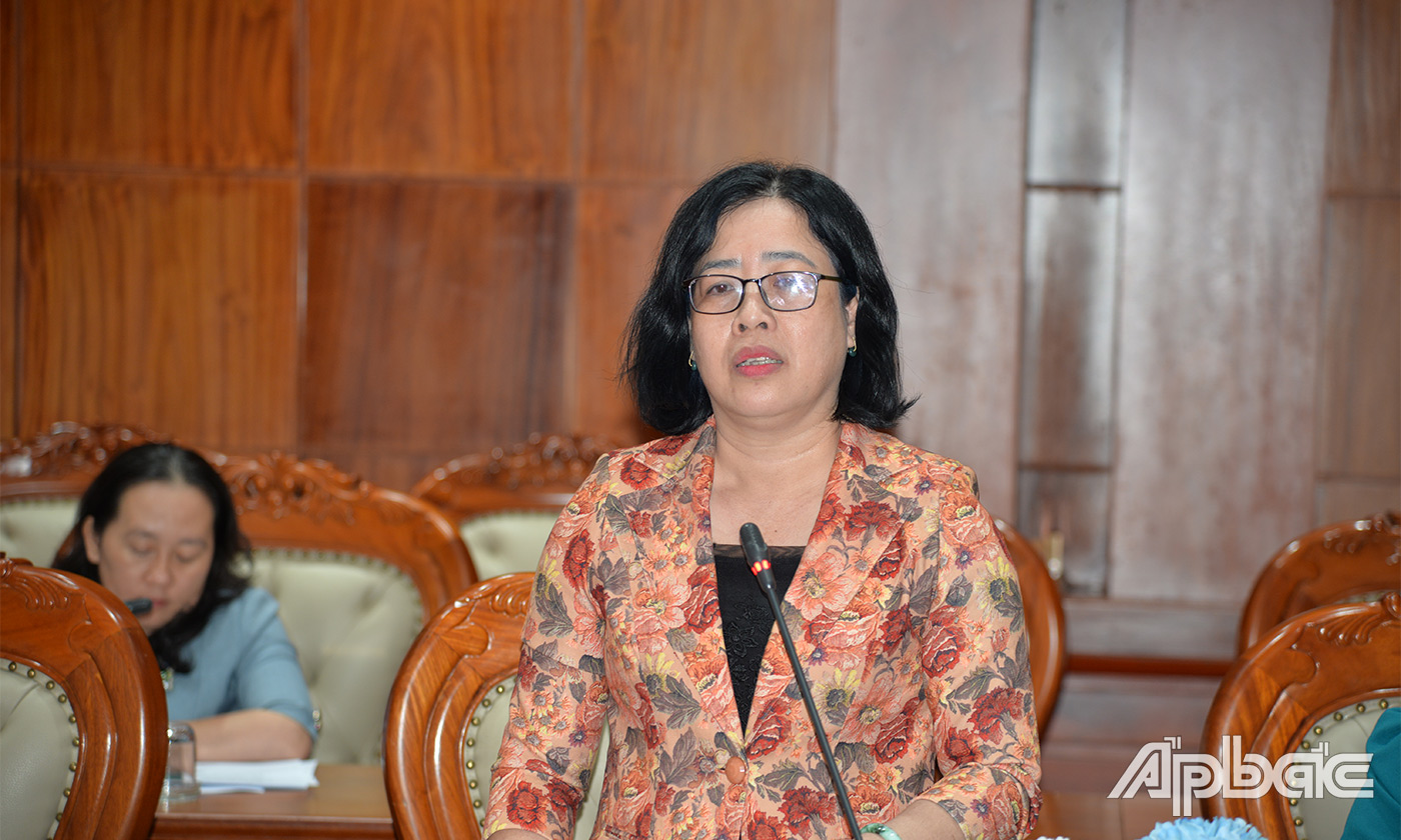 Lãnh đạo các sở, ngành tỉnh phát biểu tại buổi làm việc