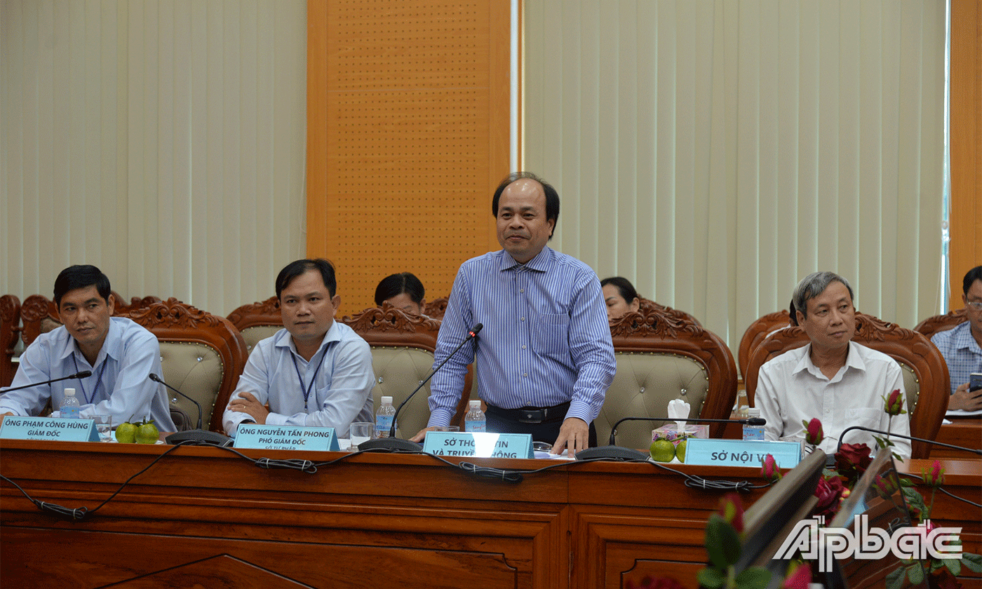 Các Sở, ngành tỉnh phát biểu tại buổi làm việc.