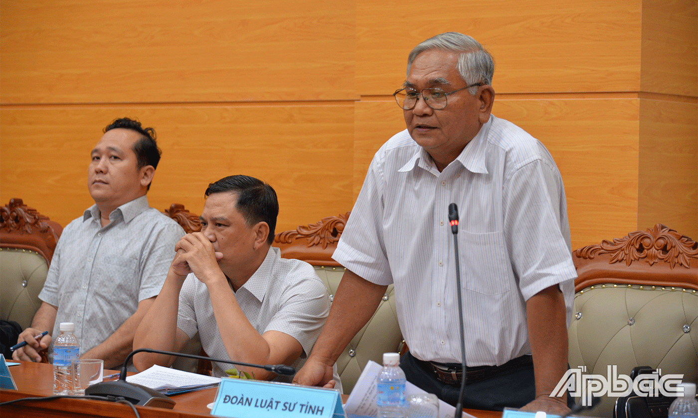 Các Sở, ngành tỉnh phát biểu tại buổi làm việc.