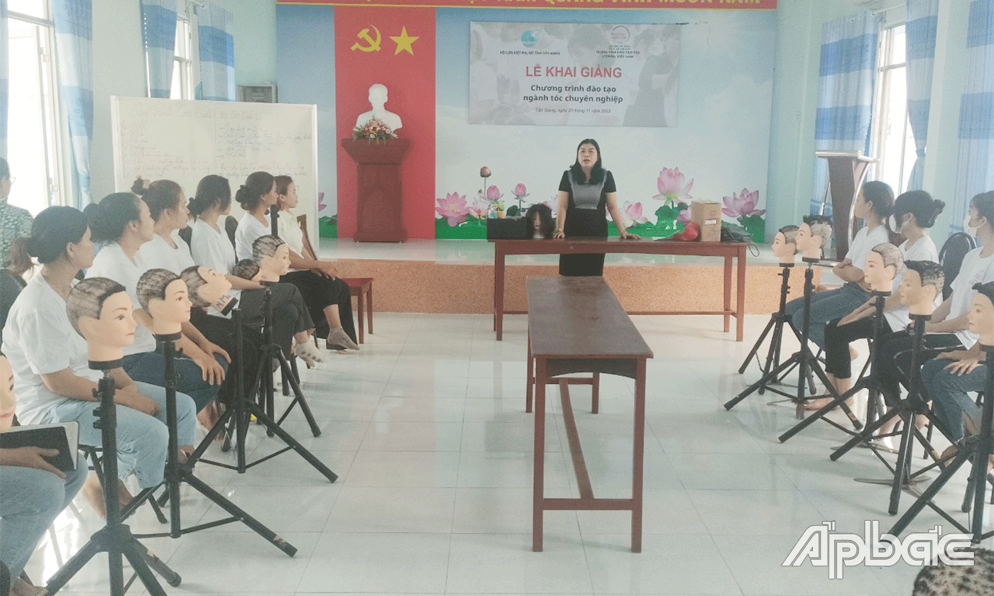 Quang cảnh buổi khai giảng.