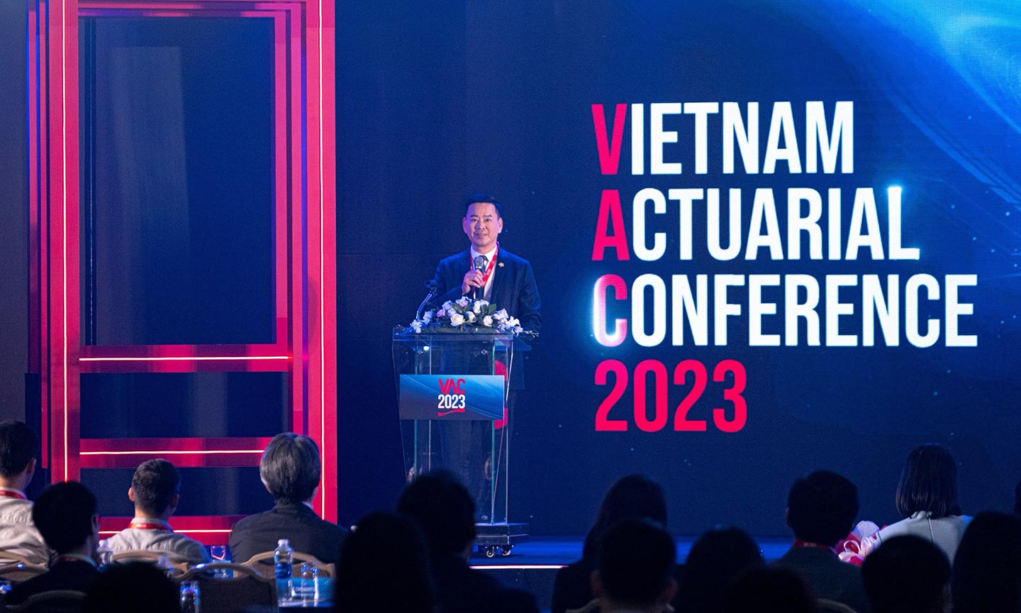 Ông Phương Tiến Minh, Tổng Giám Đốc Prudential Việt Nam phát biểu tại Hội nghị.