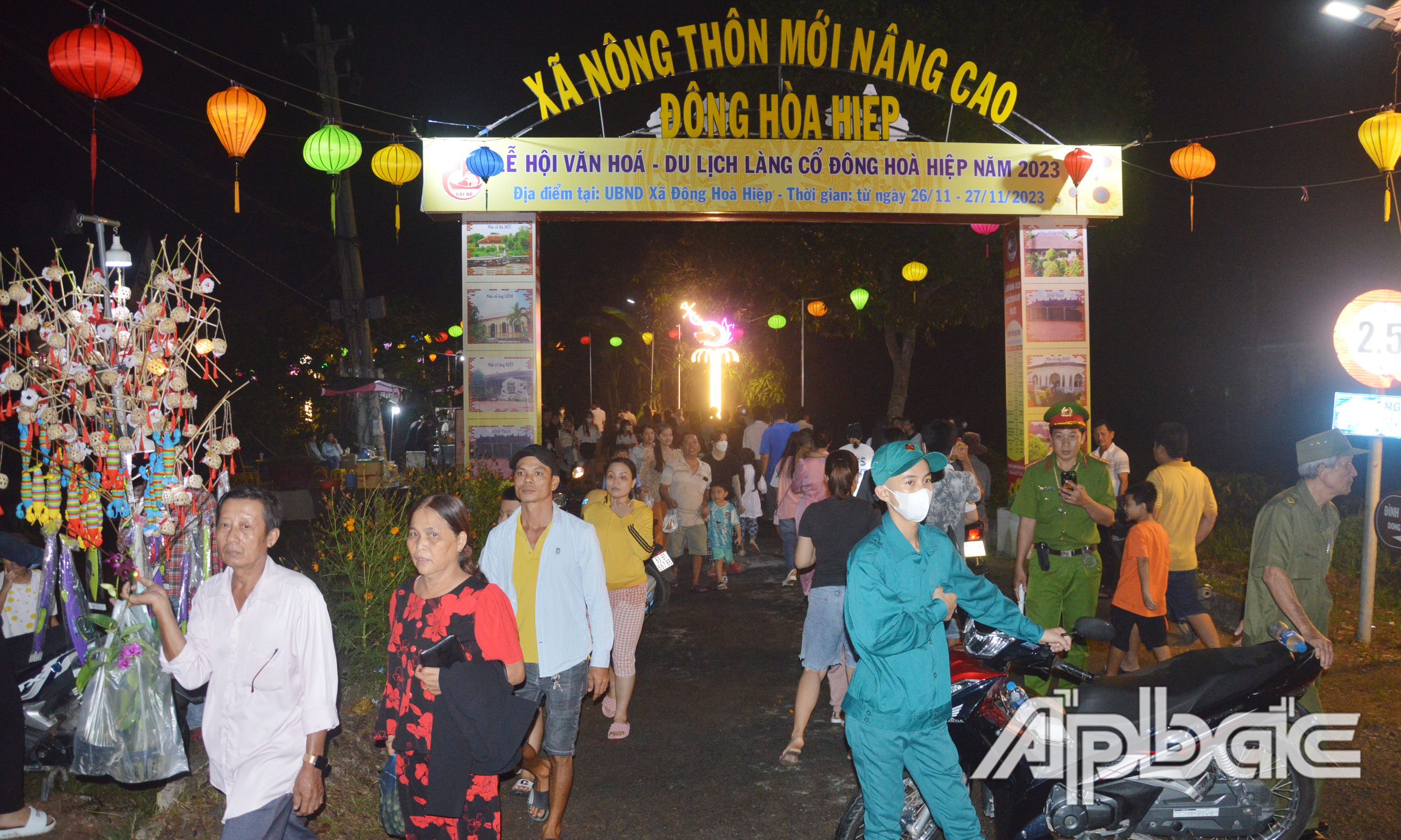 Đông đảo người dân đến tham gia Lễ hội.