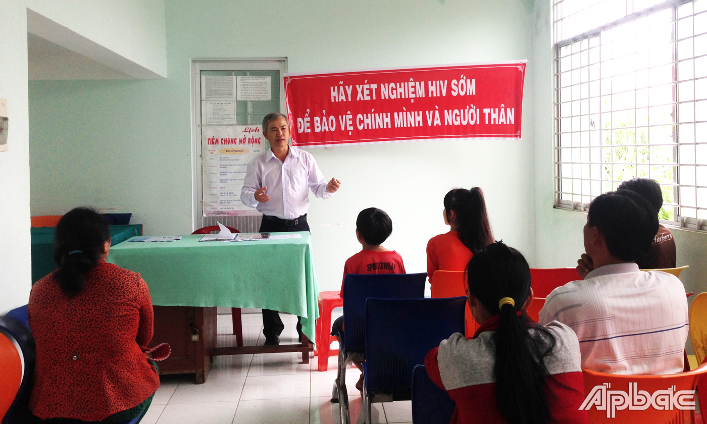 Truyền thông cộng đồng về lợi ích của việc xét nghiệm HIV