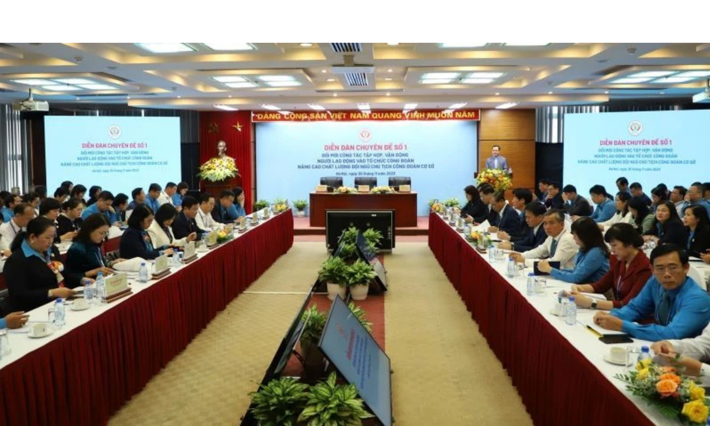 Toàn cảnh diễn đàn.