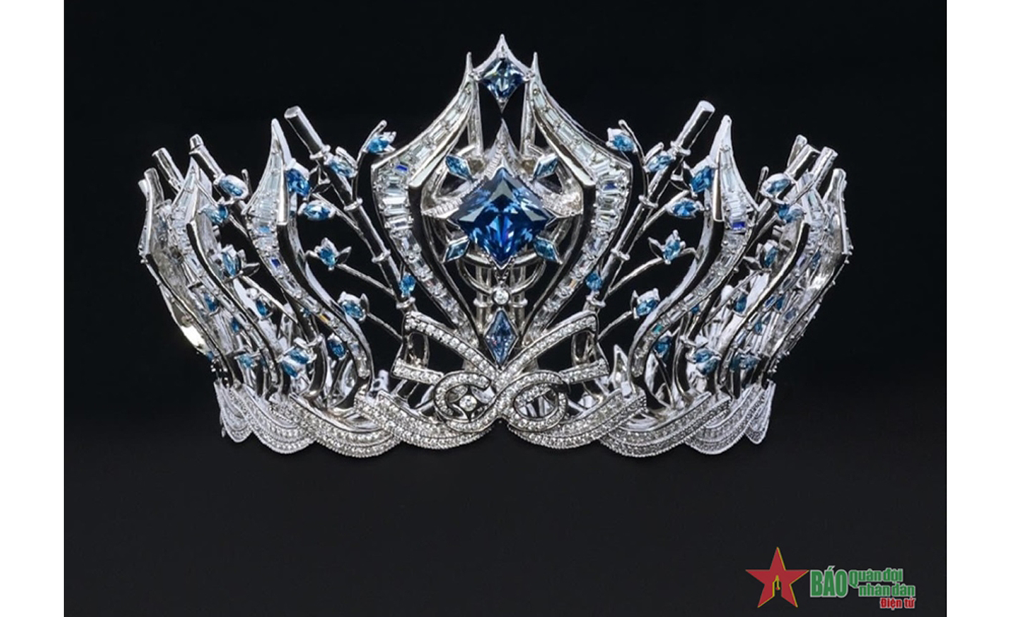 Ban tổ chức giới thiệu vương miện dành cho hoa hậu và á hậu cuộc thi Hoa hậu Hoàn vũ Việt Nam – Miss Cosmo Vietnam 2023.