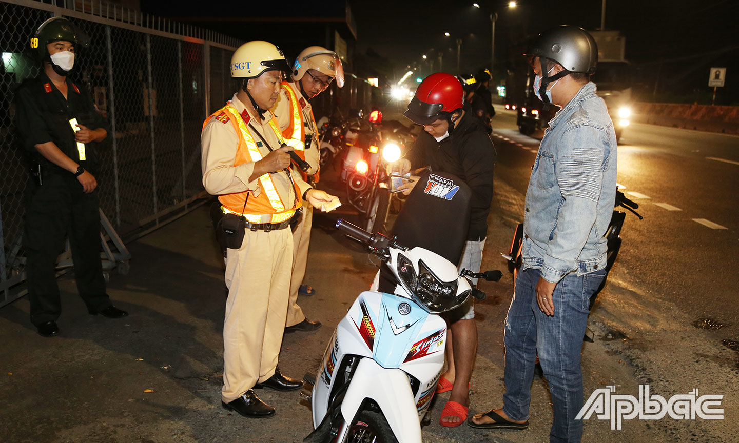 tăng cường tuần tra kiểm soát, xử lý nghiêm các trường hợp vi phạm.