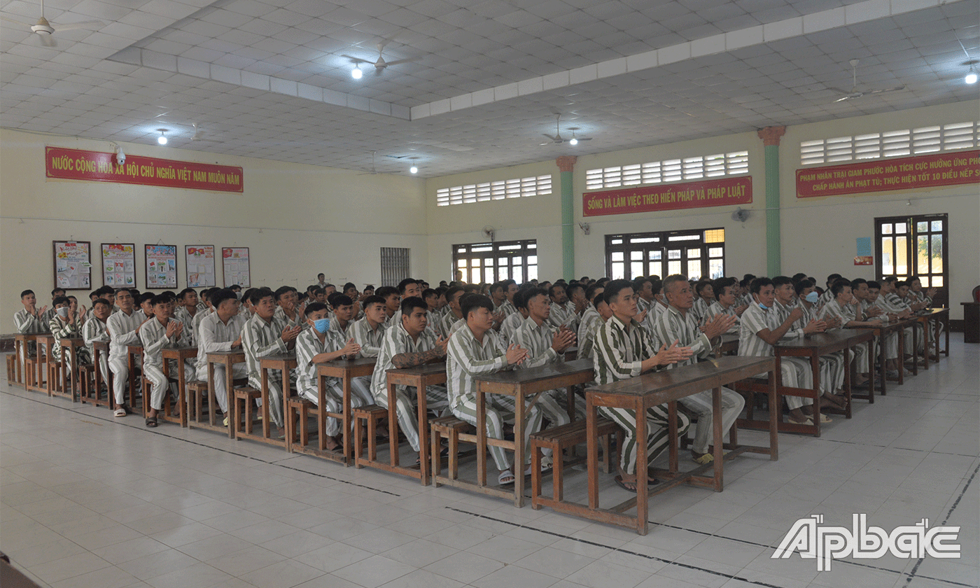 200 phạm nhân tham dự lễ công bố các Quyết định.