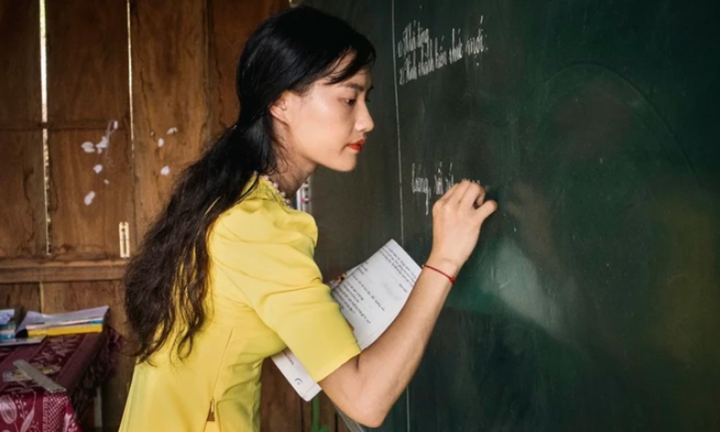 Thiếu giáo viên, thiếu cơ sở vật chất đang là hai thách thức lớn của ngành giáo dục. (Ảnh: CTV/Vietnam+)