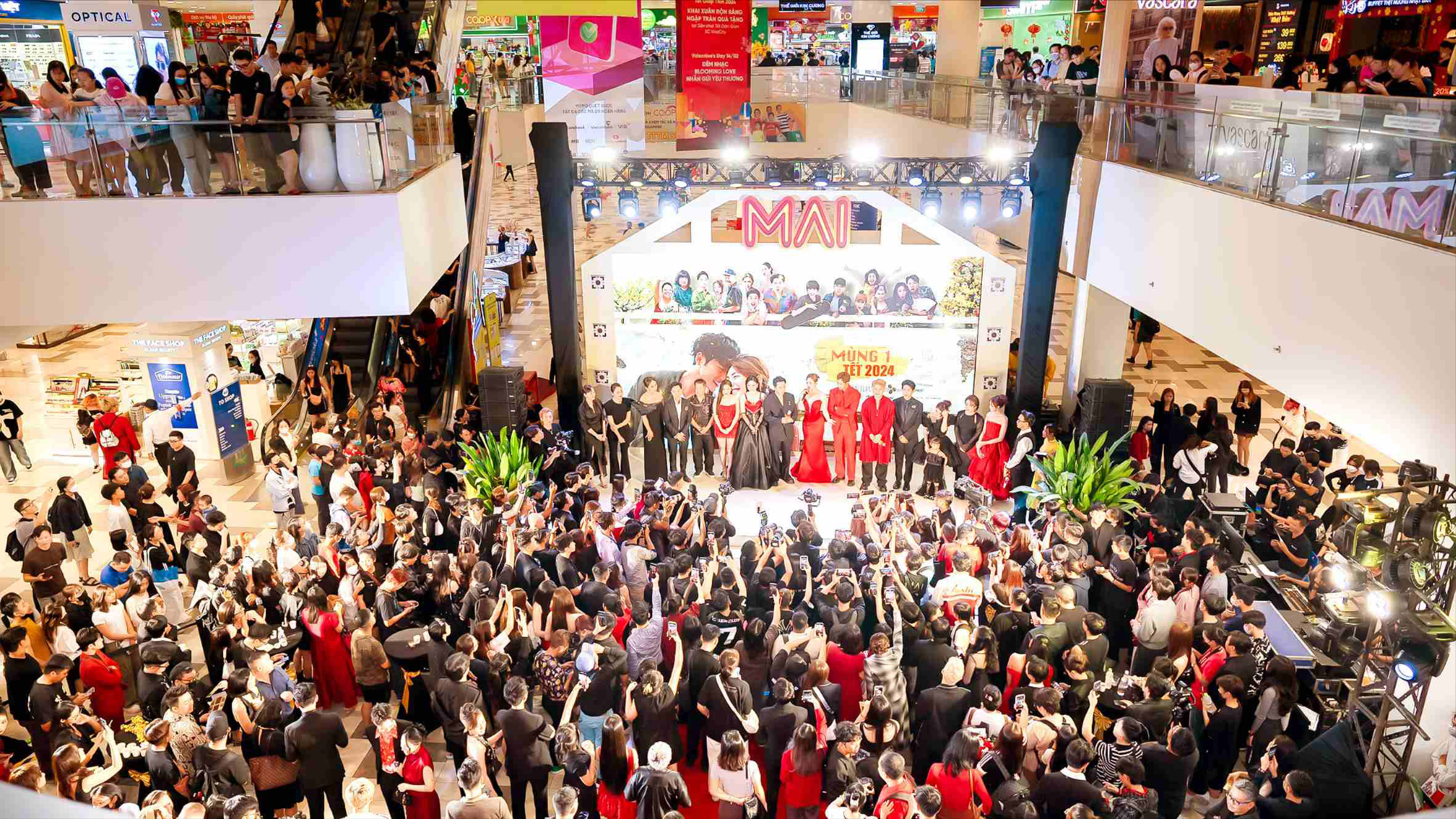 Phim Mai nhận được nhiều sự quan tâm, tranh luận từ khán giả. Ảnh: ĐPCC