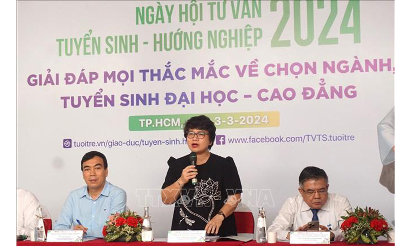 Phó Giáo sư, Tiến sĩ Nguyễn Thu Thủy, Vụ trưởng Vụ Giáo dục Đại học, Bộ Giáo dục và Đào tạo chia sẻ các thông tin về tuyển sinh đại học 2024.