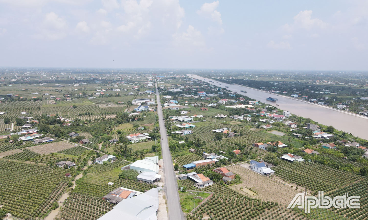 Dự án Nâng cấp kinh Chợ Gạo giai đoạn 2 hoàn thành và đưa vào sử dụng, góp phần tháo gỡ “nút thắt” vận tải đường thủy nội địa cho khu vực ĐBSCL. Ảnh: TRỌNG THỨC