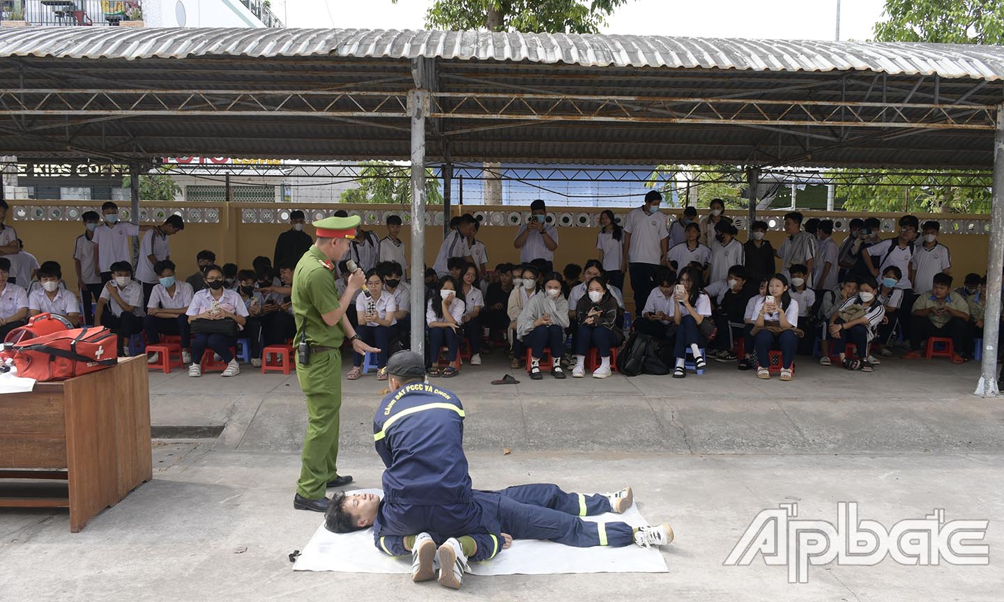 Giới thiệu các kỹ năng sơ, cấp cứu người bị nạn.