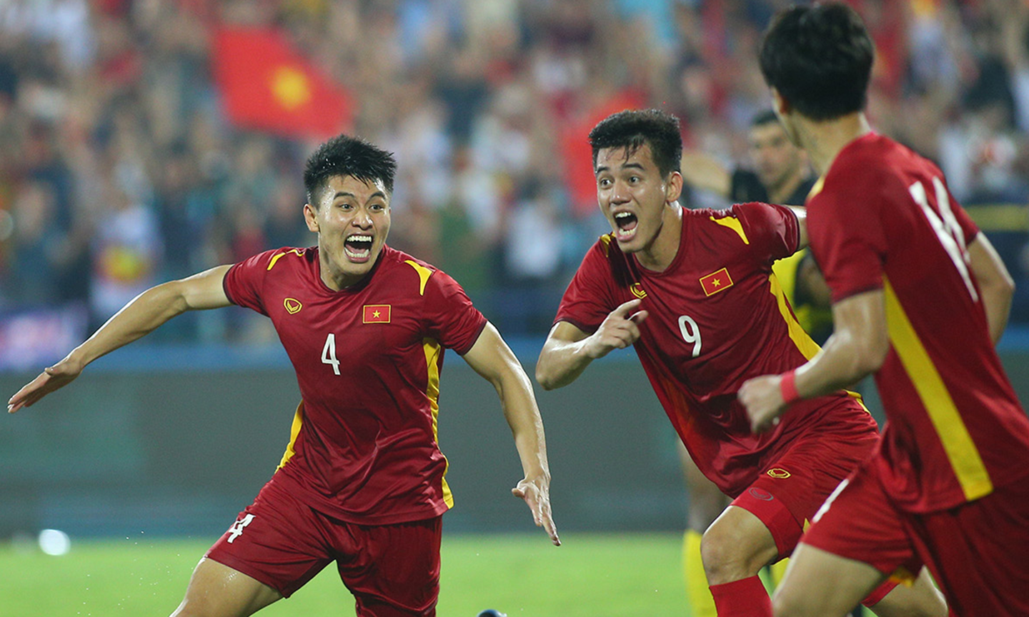 Tiến Linh (số 9) trước cơ hội gây ấn tượng với HLV Troussier. Ảnh: Vietnamnet.vn