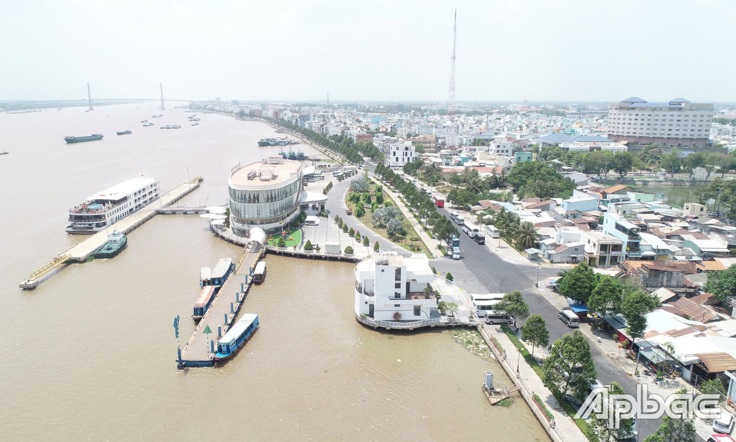 Một dải ven sông Tiền quy hoạch mới thành một trục đô thị ven sông.