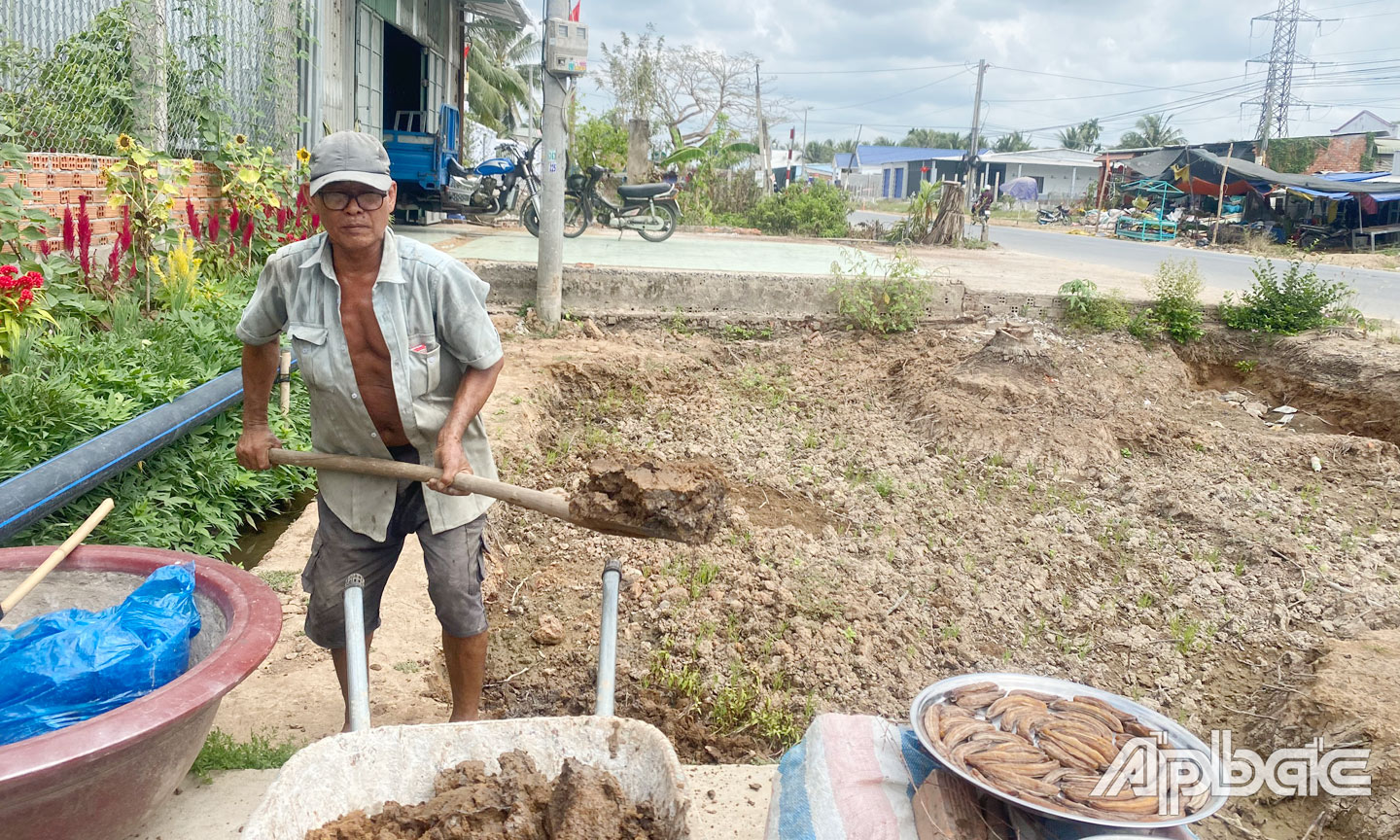 Người dân chủ động di dời tài sản bàn giao mặt bằng góp phần đẩy nhanh tiến độ thi công.
