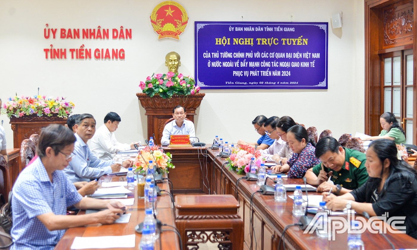 Quang cảnh tại điểm cầu Tiền Giang