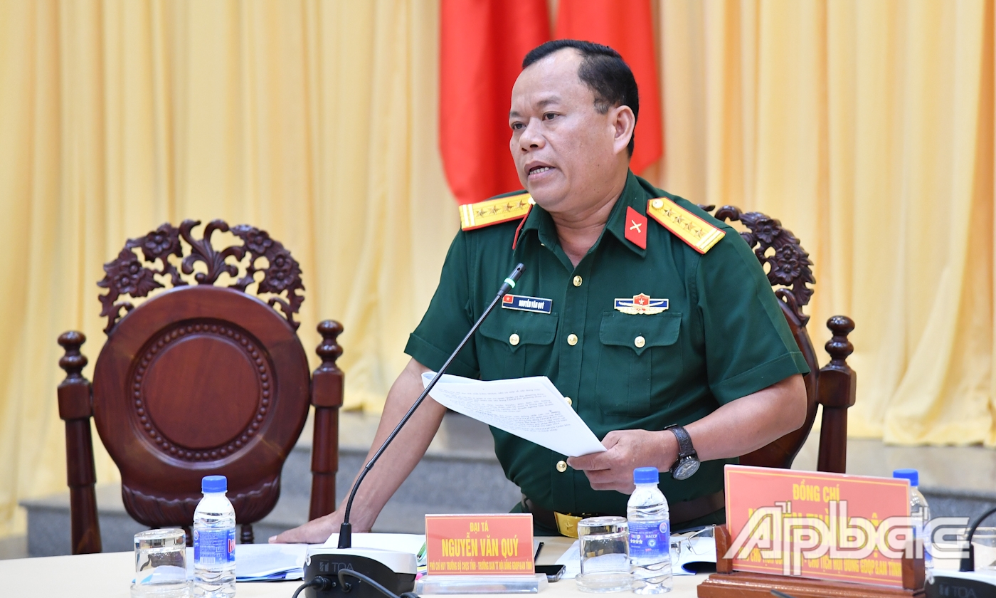 Đại tá Nguyễn Văn Quý, Phó Chỉ huy trưởng kiêm Tham mưu trưởng Bộ Chỉ huy Quân sự tỉnh phát biểu tại điểm cầu Tiền Giang.