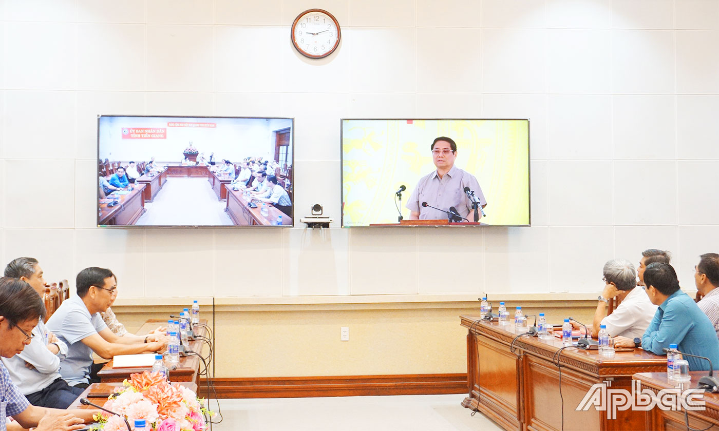 Quang cảnh tại điểm cầu Tiền Giang 