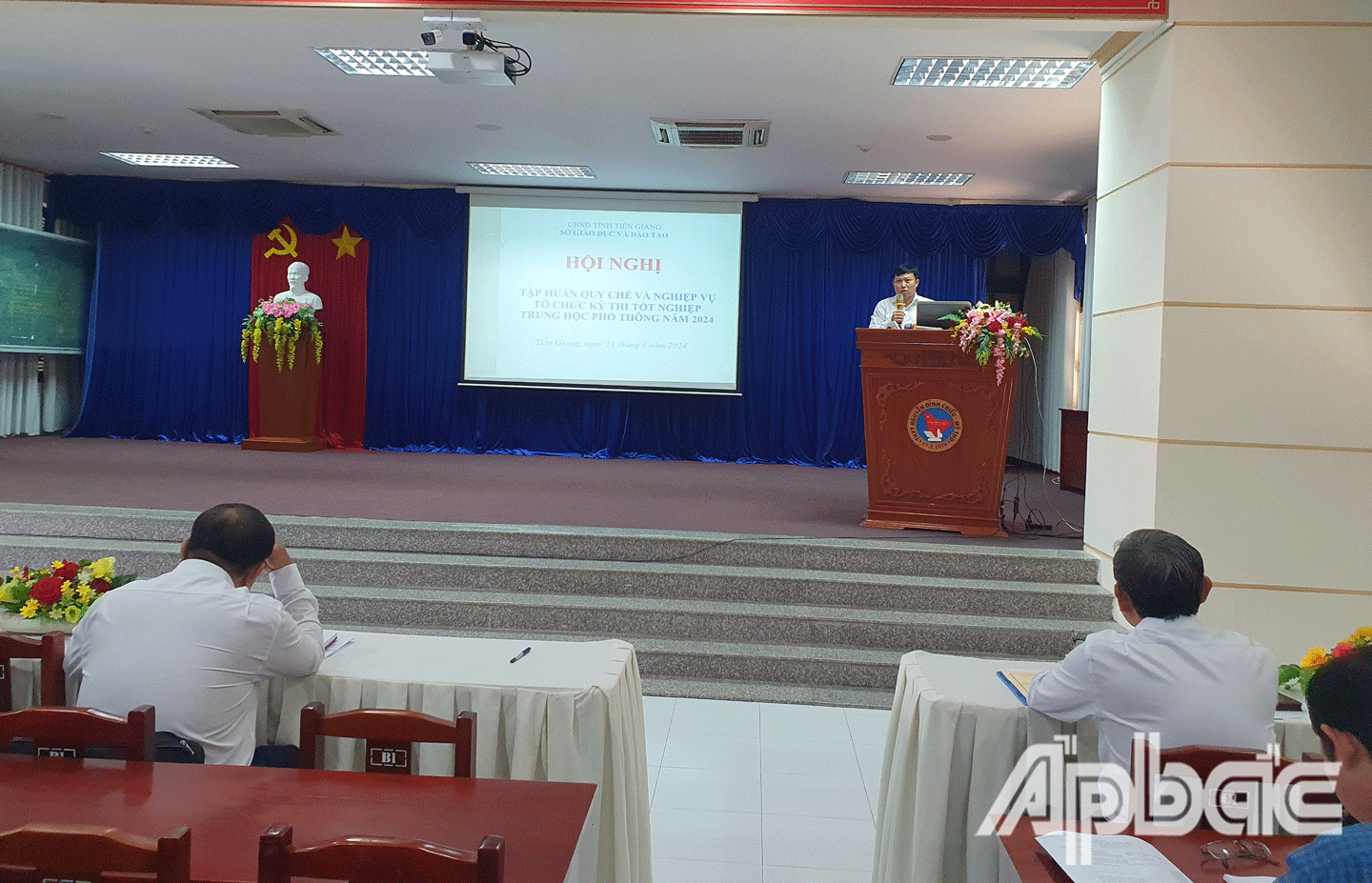 Giám đốc Sở GD-ĐT Lê Quang Trí phát biểu tại hội nghị. 