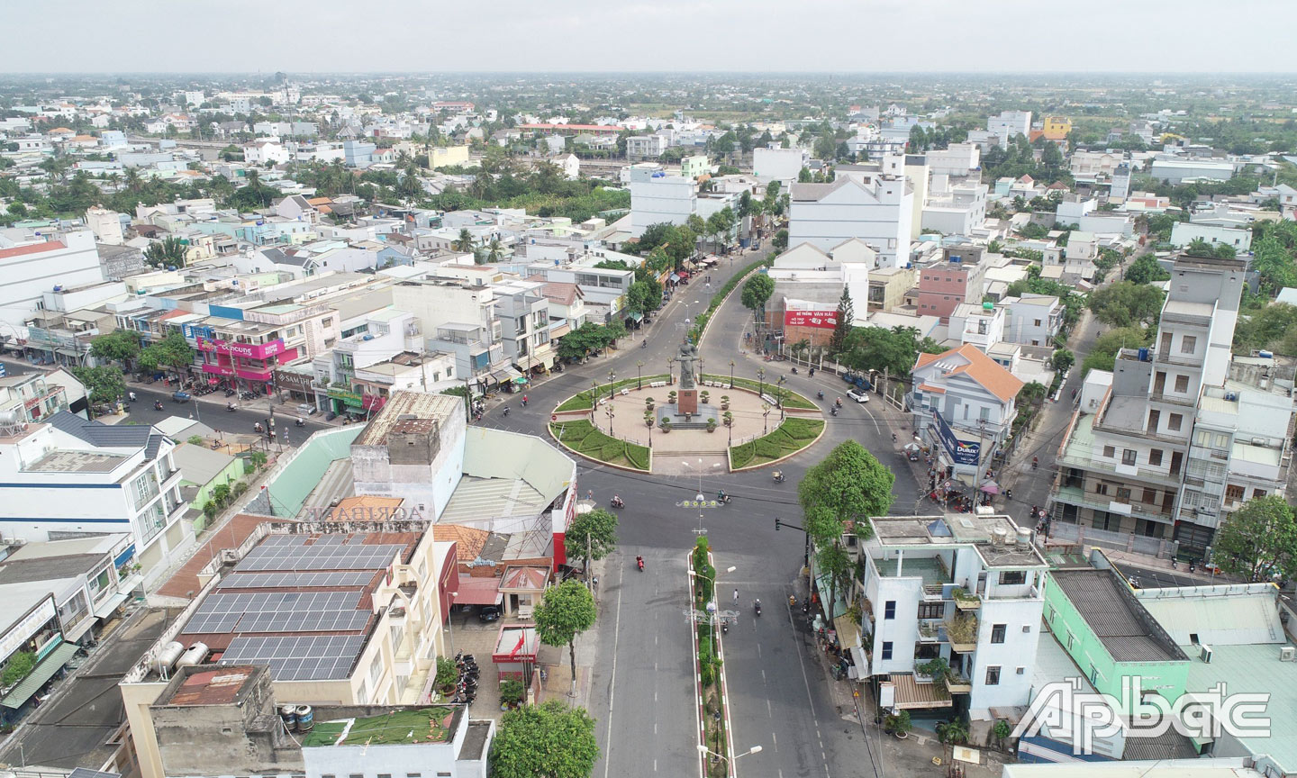 Trung tâm đô thị Gò Công ngày càng khang trang, hiện đại.