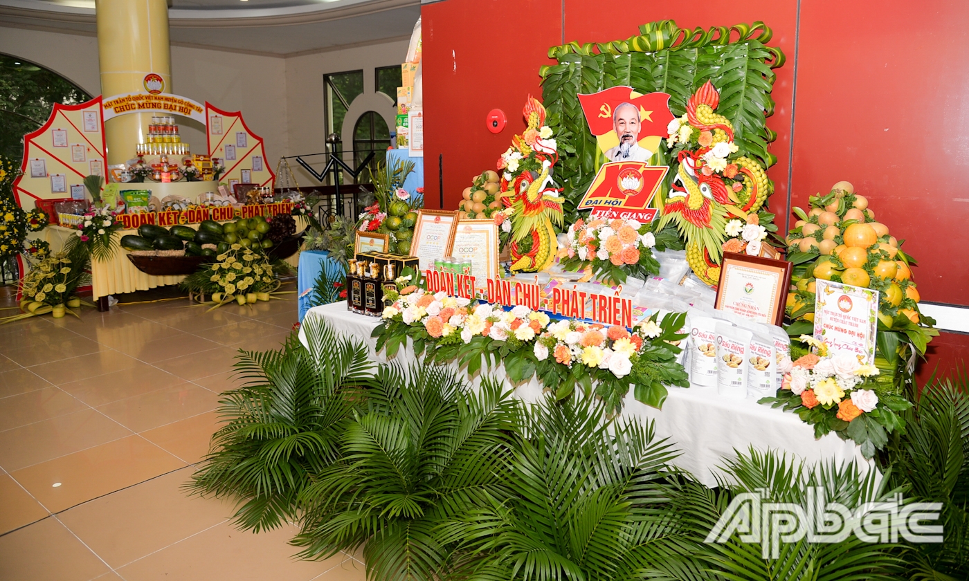 Các gian hàng trưng bày tại Đại hội là minh chứng cụ thể, phản ánh kết quả hoạt động MTTQ các cấp trong thời gian qua.