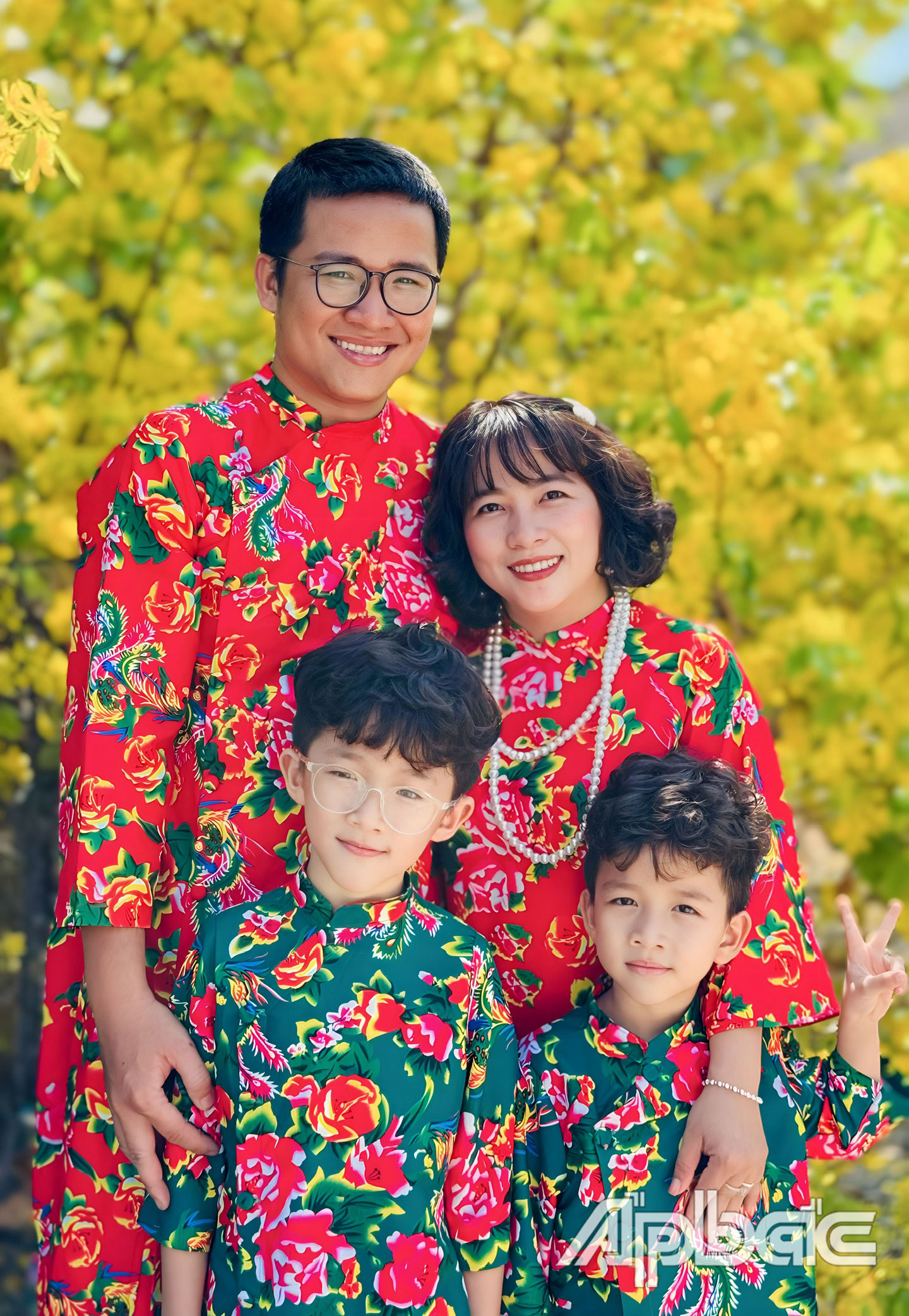 Anh Thương, chị Hồng luôn dành thời gian chăm sóc, nuôi dạy các con.