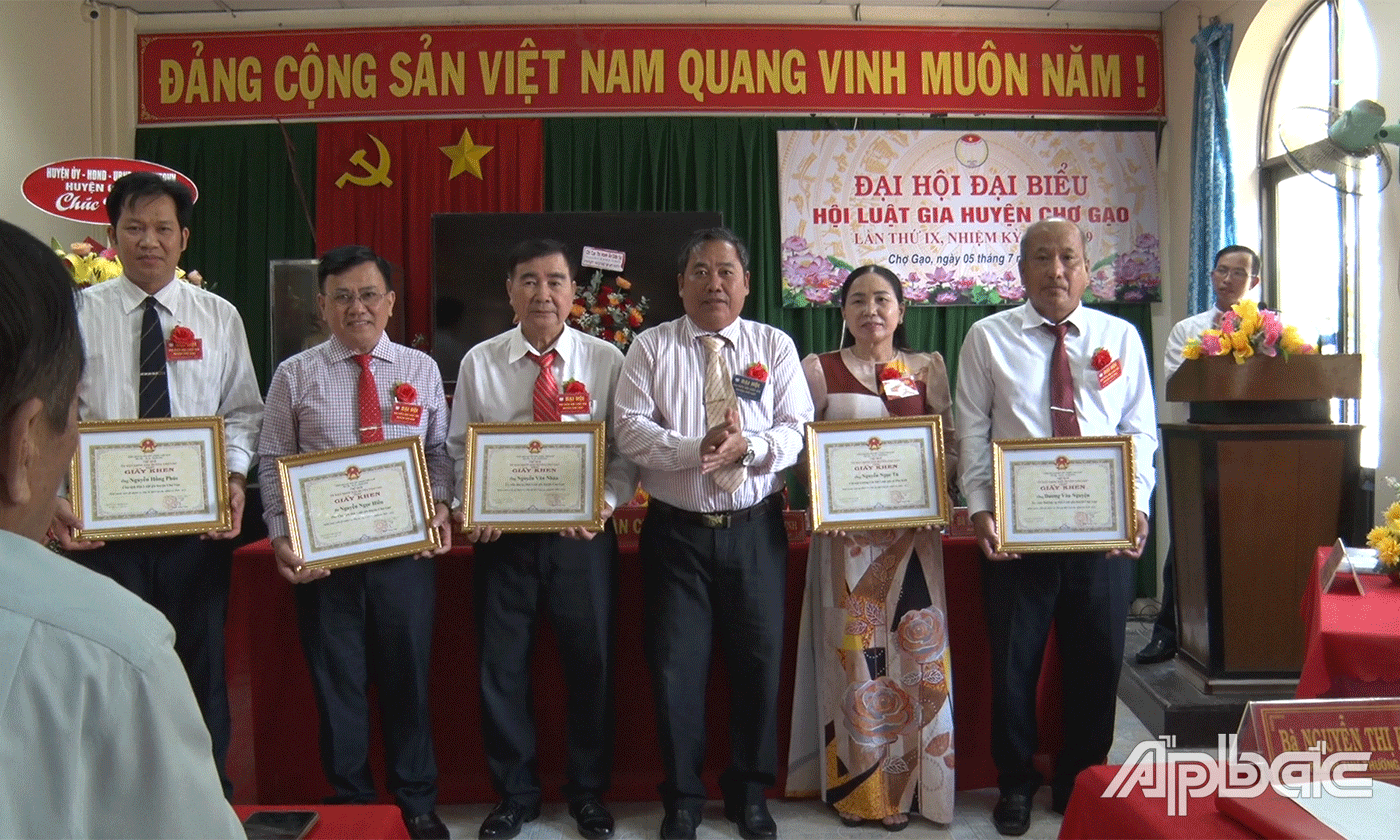 Khen thưởng tại Đại hội.