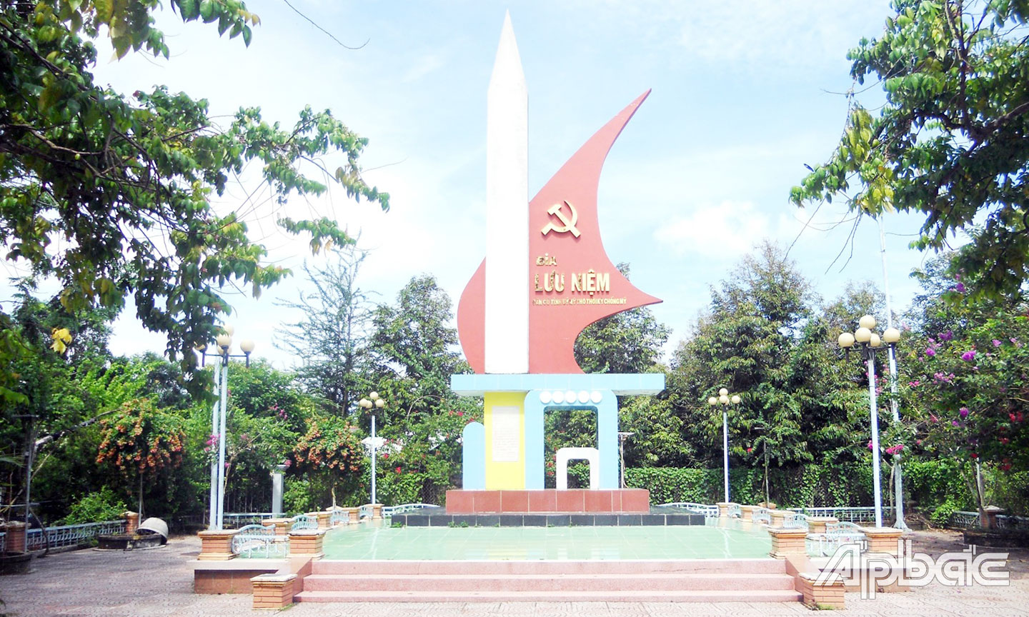 Bia lưu niệm căn cứ Tỉnh ủy Mỹ Tho.