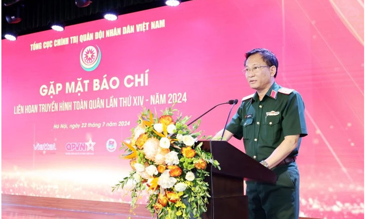 Thiếu tướng Nguyễn Kim Tôn, Giám đốc Trung tâm Phát thanh-Truyền hình Quân đội, Trưởng ban tổ chức phát biểu khai mạc.