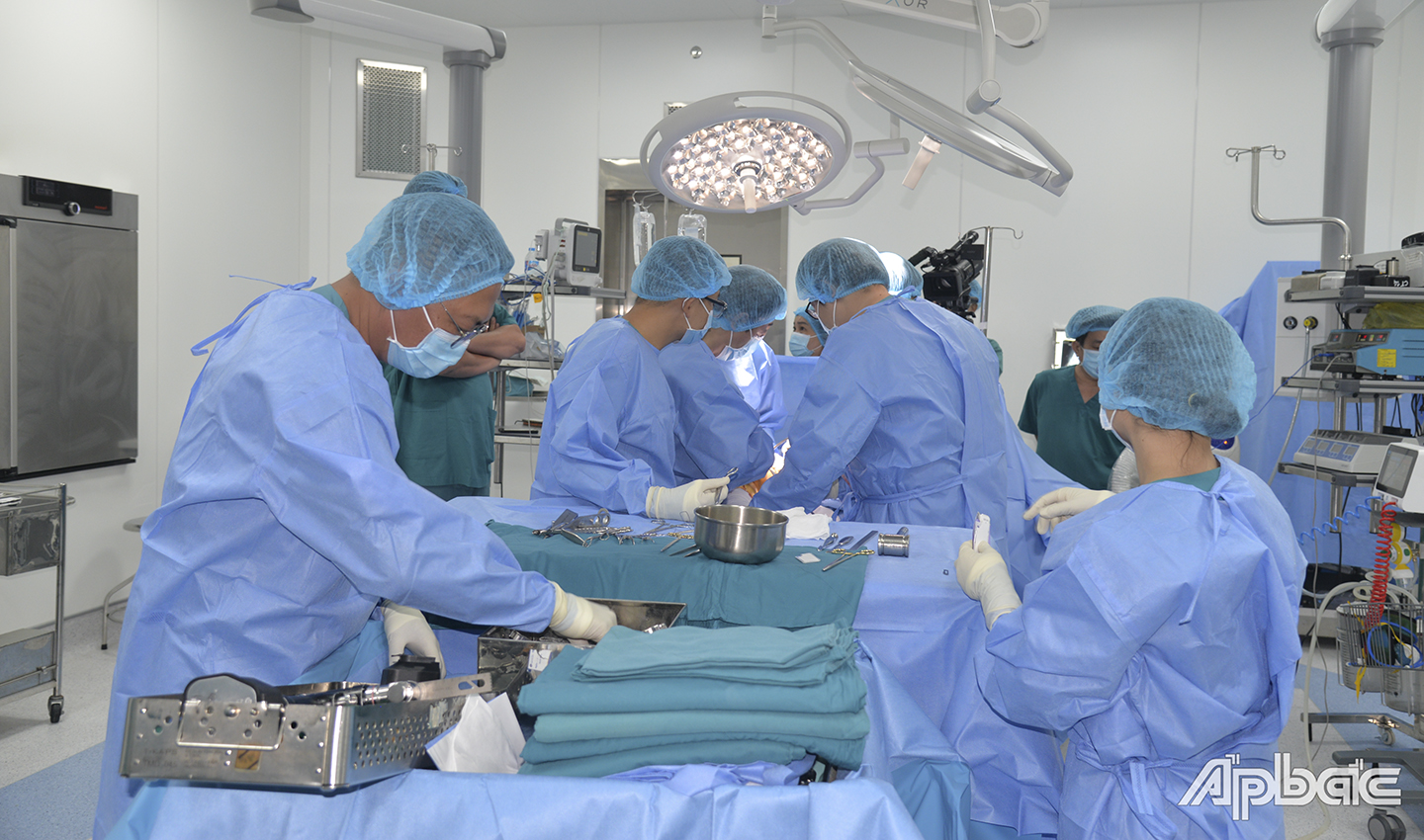 Cả ba ca mỗ đầu tiên đều được thực hiện thành công