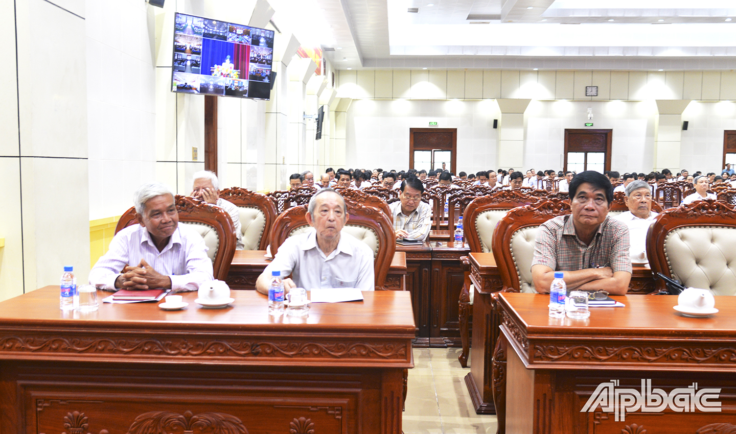 Hội nghị được tổ chức trực tiếp tại Hội trường Ấp Bắc 