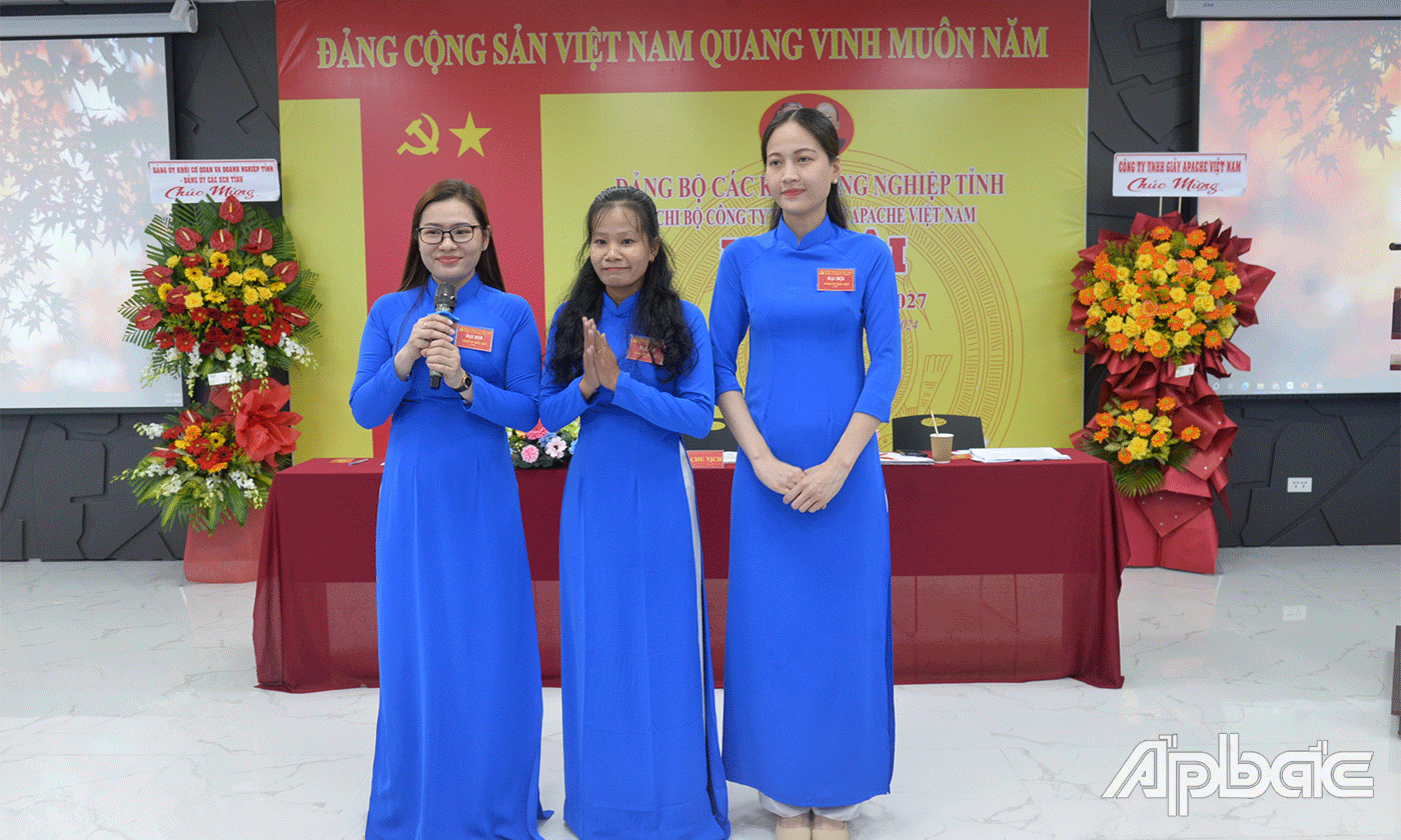 Chi uỷ Chi bộ Công ty TNHH Giày Apache Việt Nam ra mắt tại Đại hội.