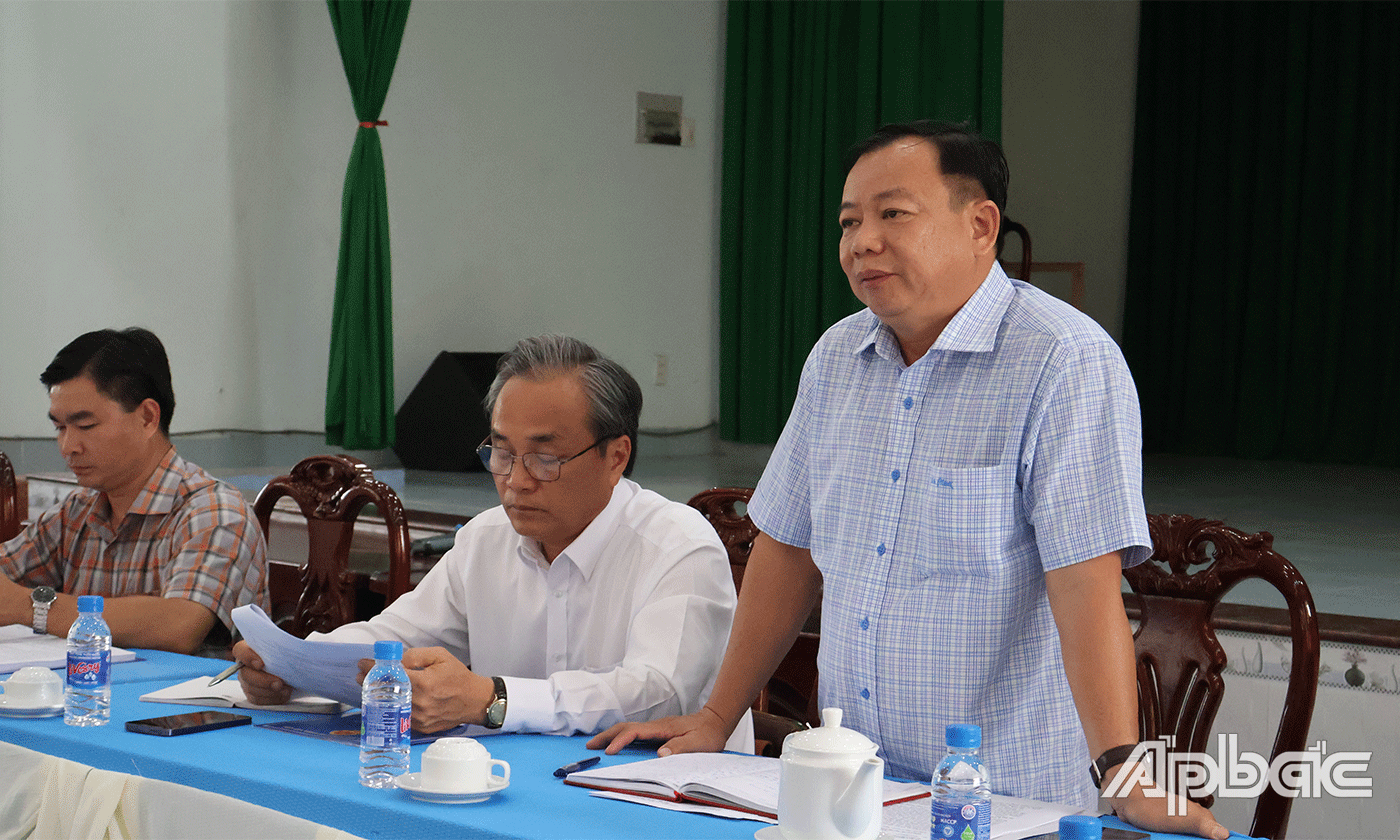 Thành viên đoàn khảo sát phát biểu ý kiến.