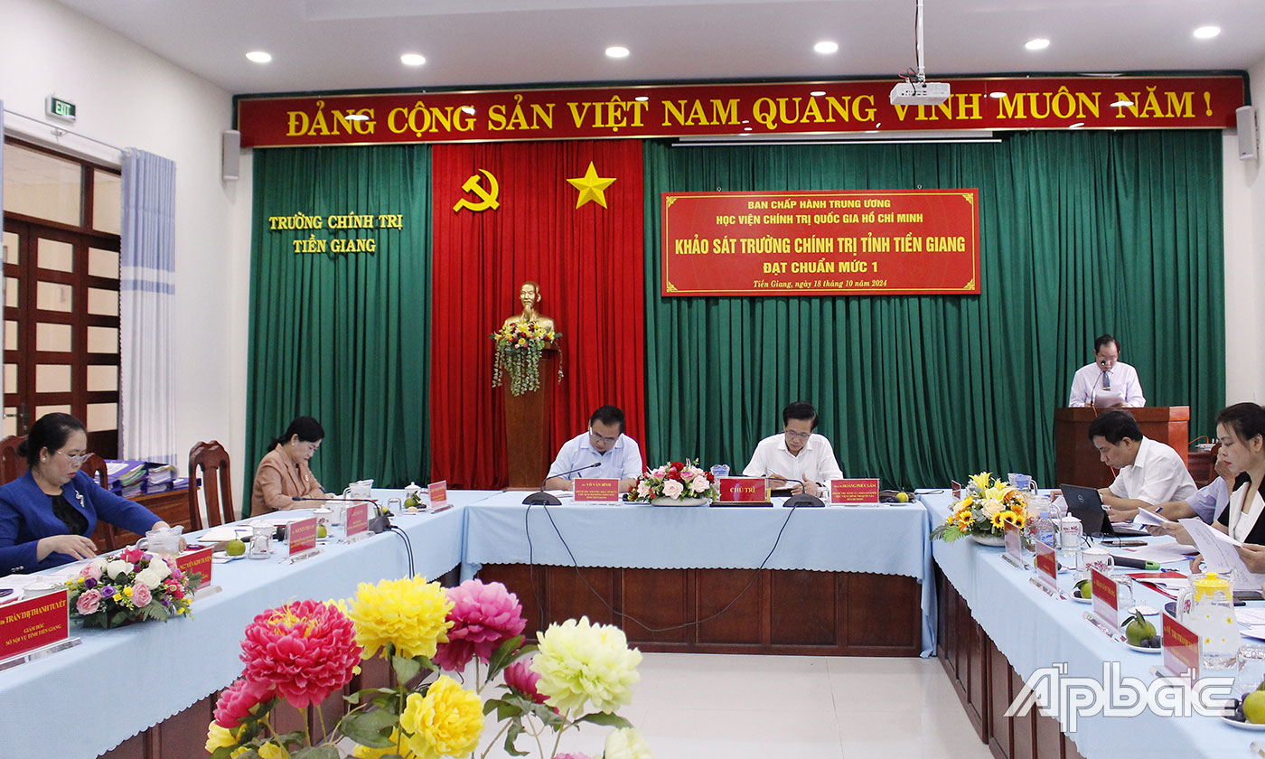 Quang cảnh buổi làm việc.