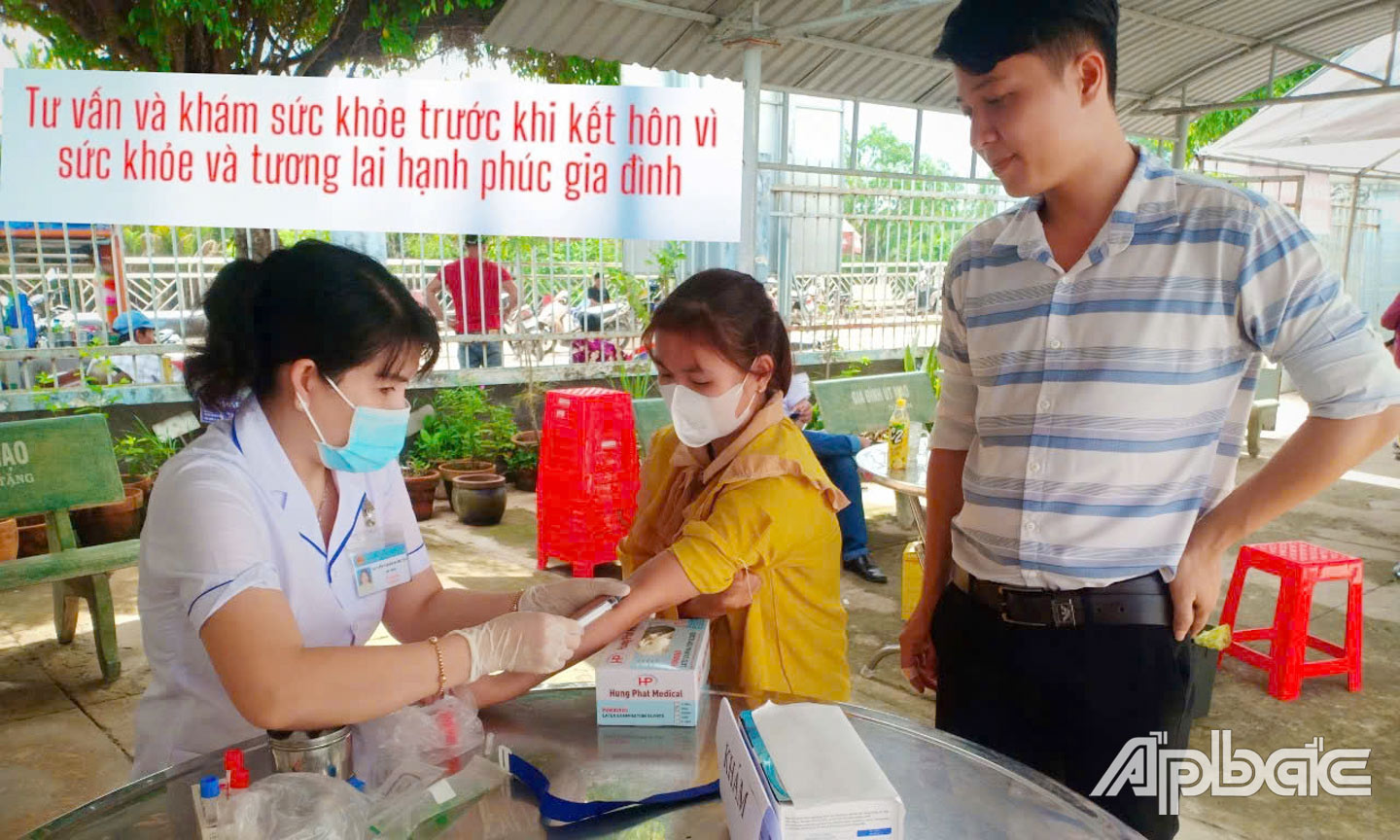 Khám sức khỏe tiền hôn nhân tại Trung tâm Y tế huyện Châu Thành.