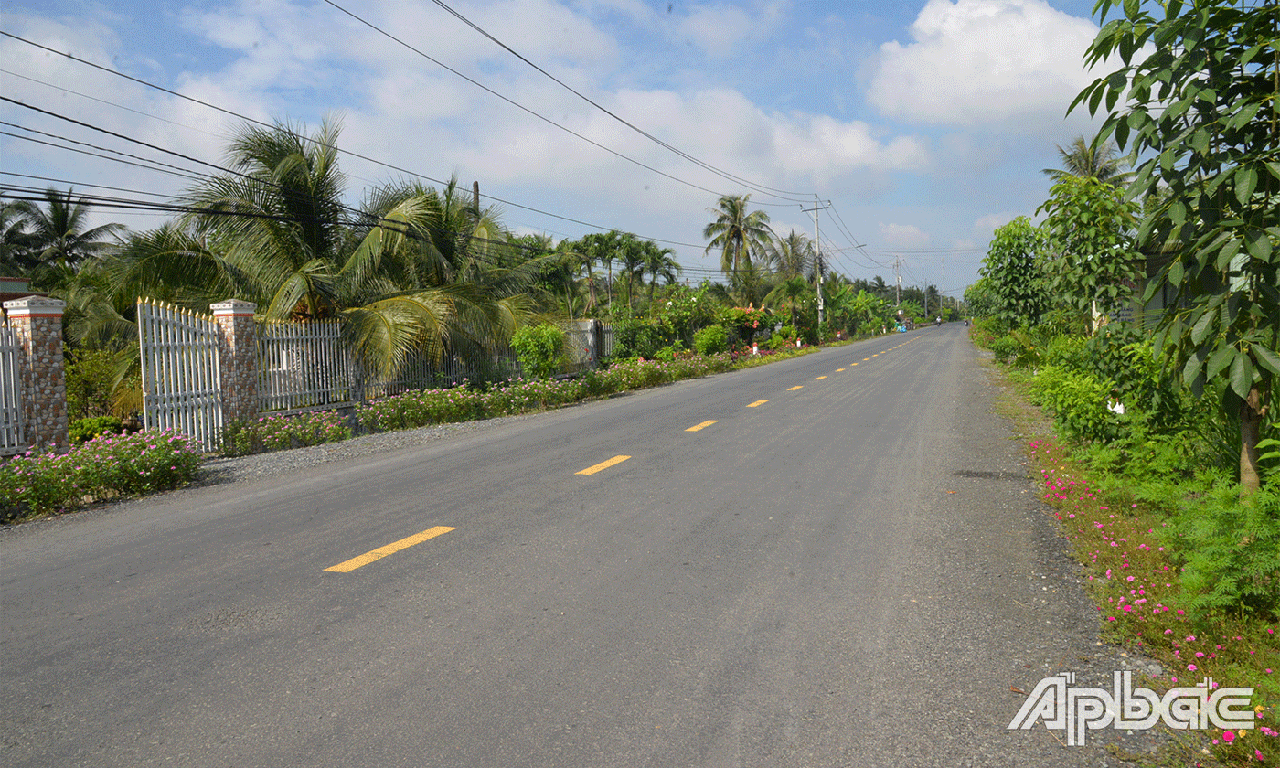 Đường huyện 23C (xã Bình Ninh, huyện Chợ Gạo) khang trang từ sức mạnh của lòng dân.