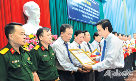 Bài cuối: Đảng gần dân, Đảng sống trong dân