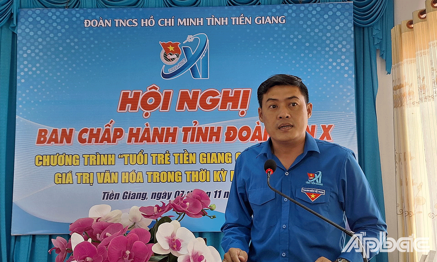 Đồng chí Nguyễn Quang Minh phát biểu tại hội nghị