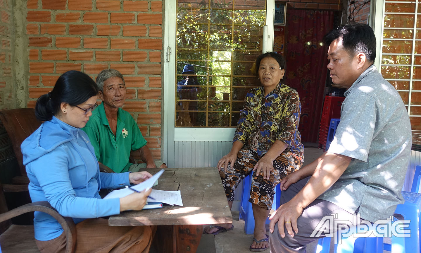Giám sát công tác điều tra, rà soát hộ nghèo, hộ cận nghèo tại xã Ngũ Hiệp 