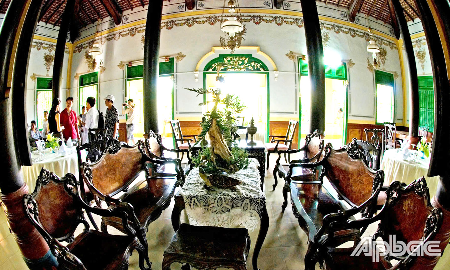 Làng cổ Đông Hòa Hiệp là một trong những địa điểm tham quan, du lịch nổi tiếng ở huyện Cái Bè. Ảnh: Võ Nguyên Phú