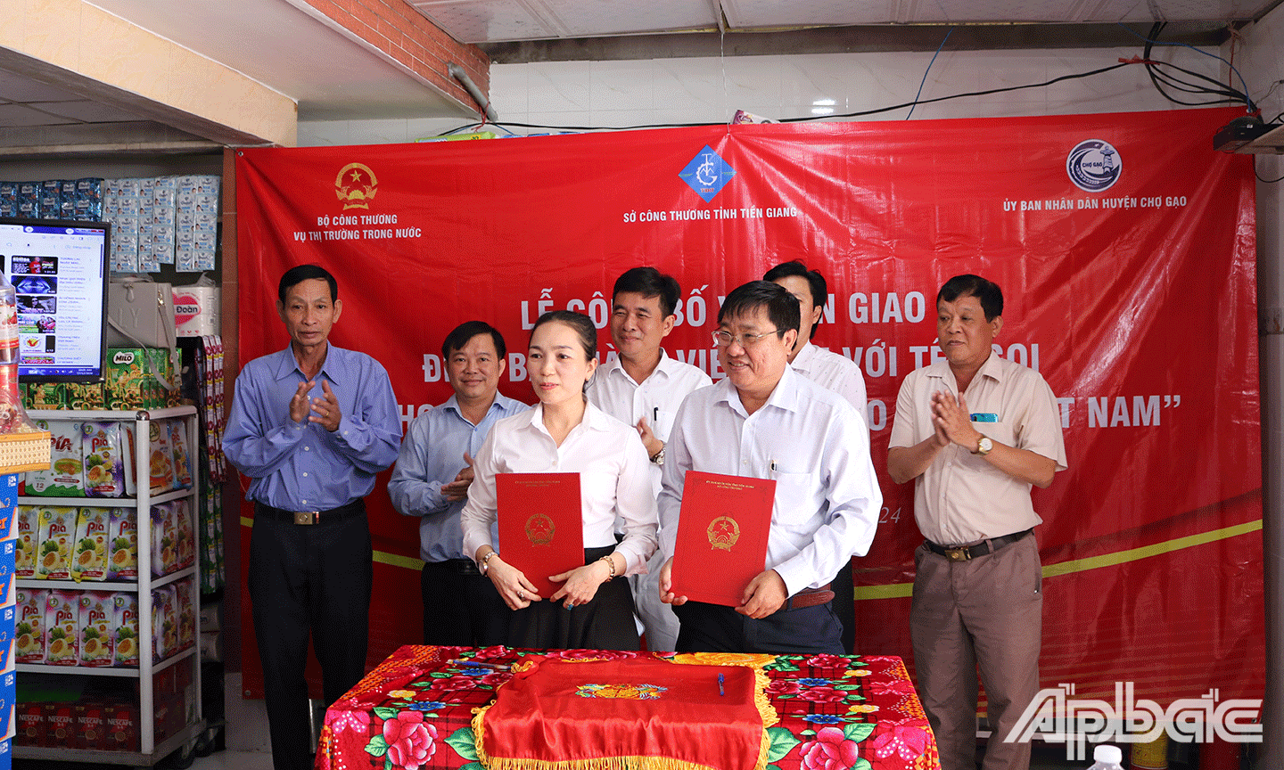 Ký kết Biên bản bàn giao