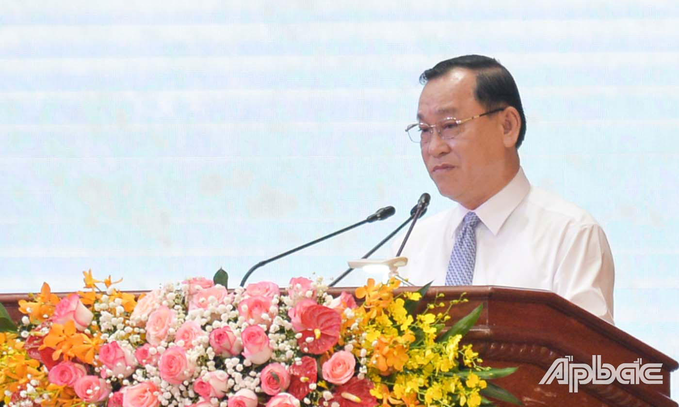 Đồng chí Nguyễn Văn Vĩnh, Phó Bí thư Tỉnh ủy, Chủ tịch UBND tỉnh Tiền Giang phát biểu tại buổi lễ. 