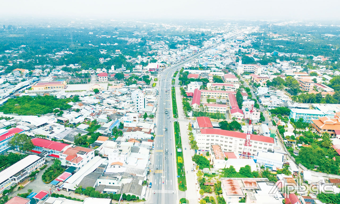 Thị trấn Tân Hiệp ngày càng khởi sắc. Ảnh: TRÍ DŨNG