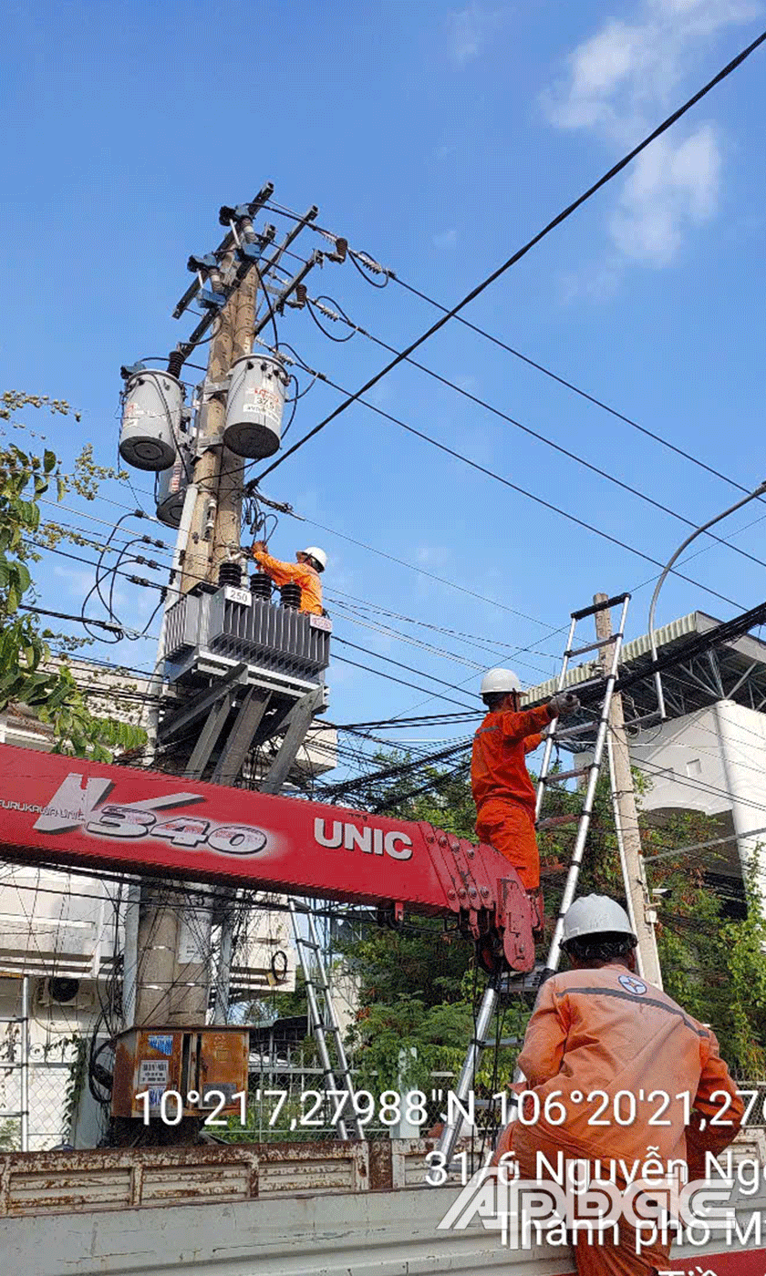 Công ty Điện lực Tiền Giang đang tập trung lực lượng kiểm tra, bảo trì, bảo dưỡng lưới điện, đảm bảo cung cấp điện an toàn.