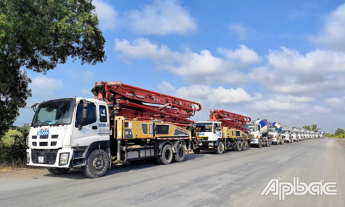 TICCO ra quân sản xuất, kinh doanh đầu năm vào sáng mùng 6 tết. Ảnh: TICCO