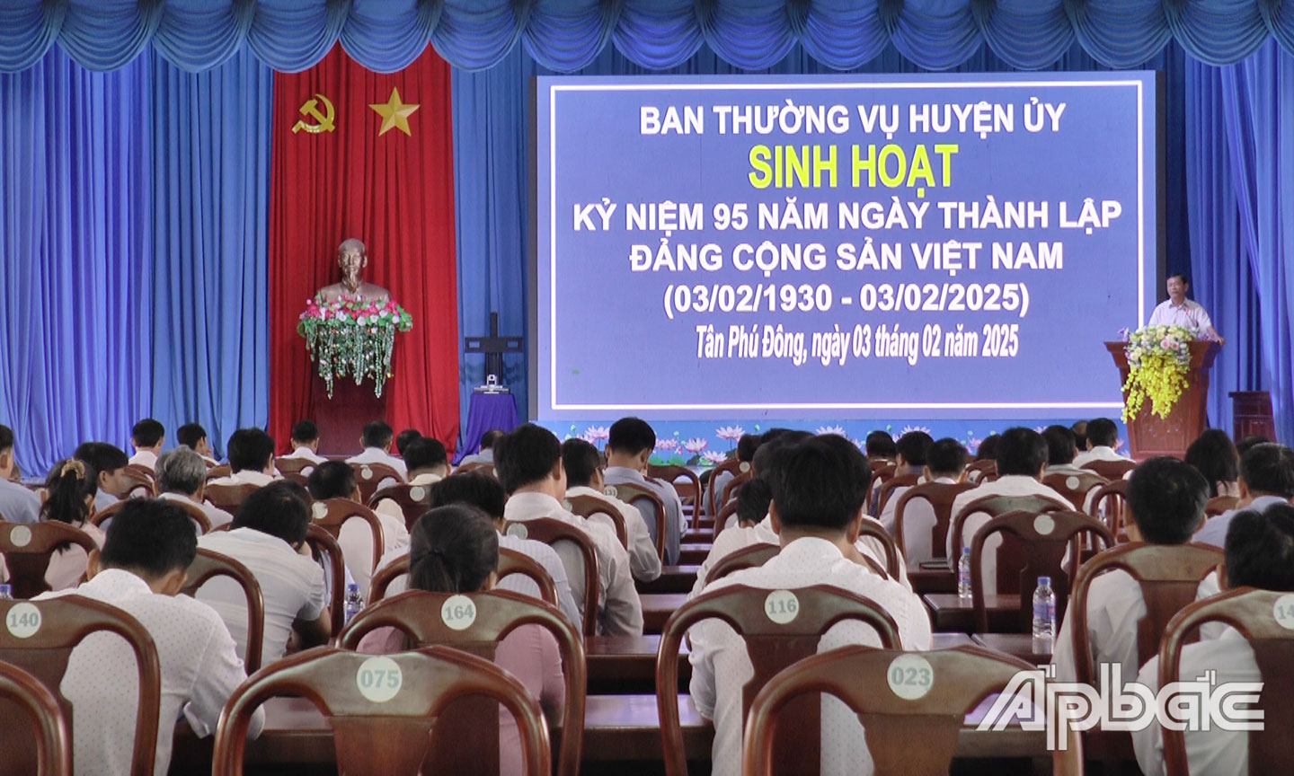 Quang cảnh buổi sinh hoạt.